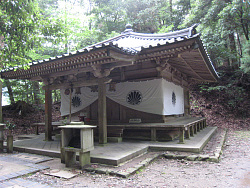 僧正ヶ谷不動堂