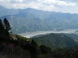東展望台から富士山方面(今日は見えない)